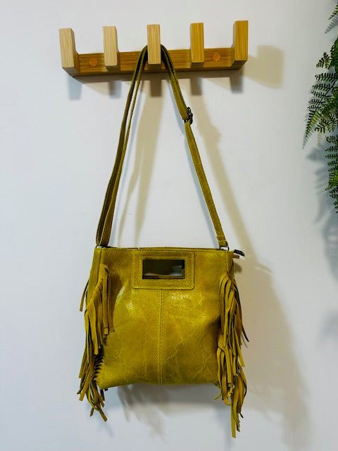 BOLSO PIEL CON FLECOS