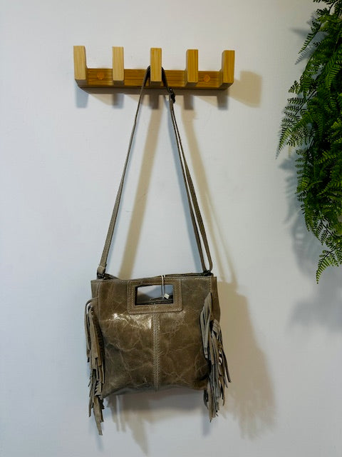 BOLSO PIEL CON FLECOS