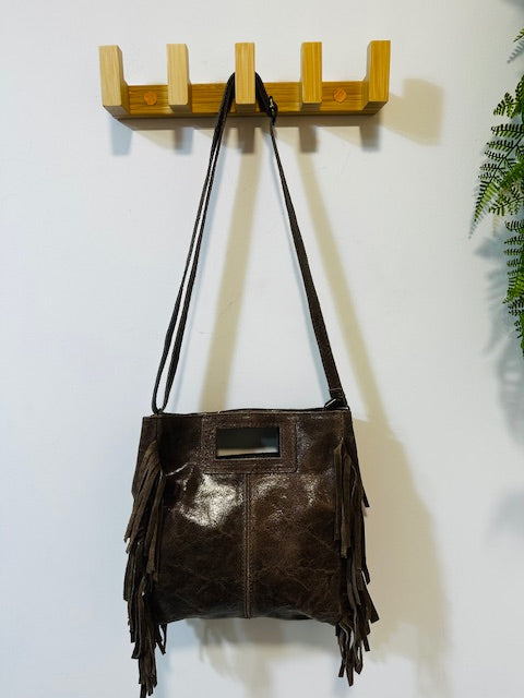 BOLSO PIEL CON FLECOS