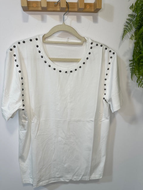 CAMISETA MANGA CORTA TACHUELAS