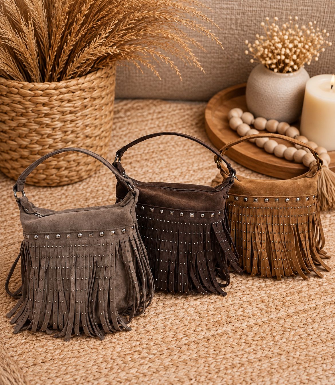 Bolso Hobo con Flecos y Tachuelas