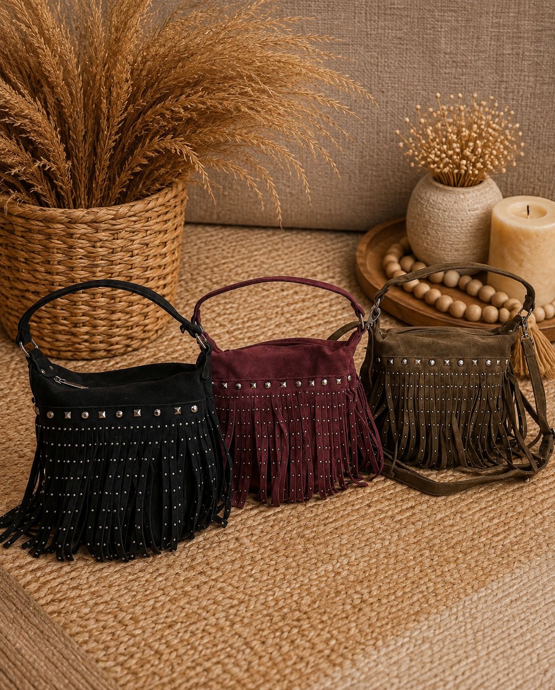 Bolso Hobo con Flecos y Tachuelas
